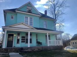 featured image of 423 S Fess Ave