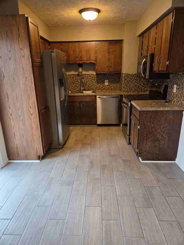 15021 Westchester Cir - Photo 3 of 13