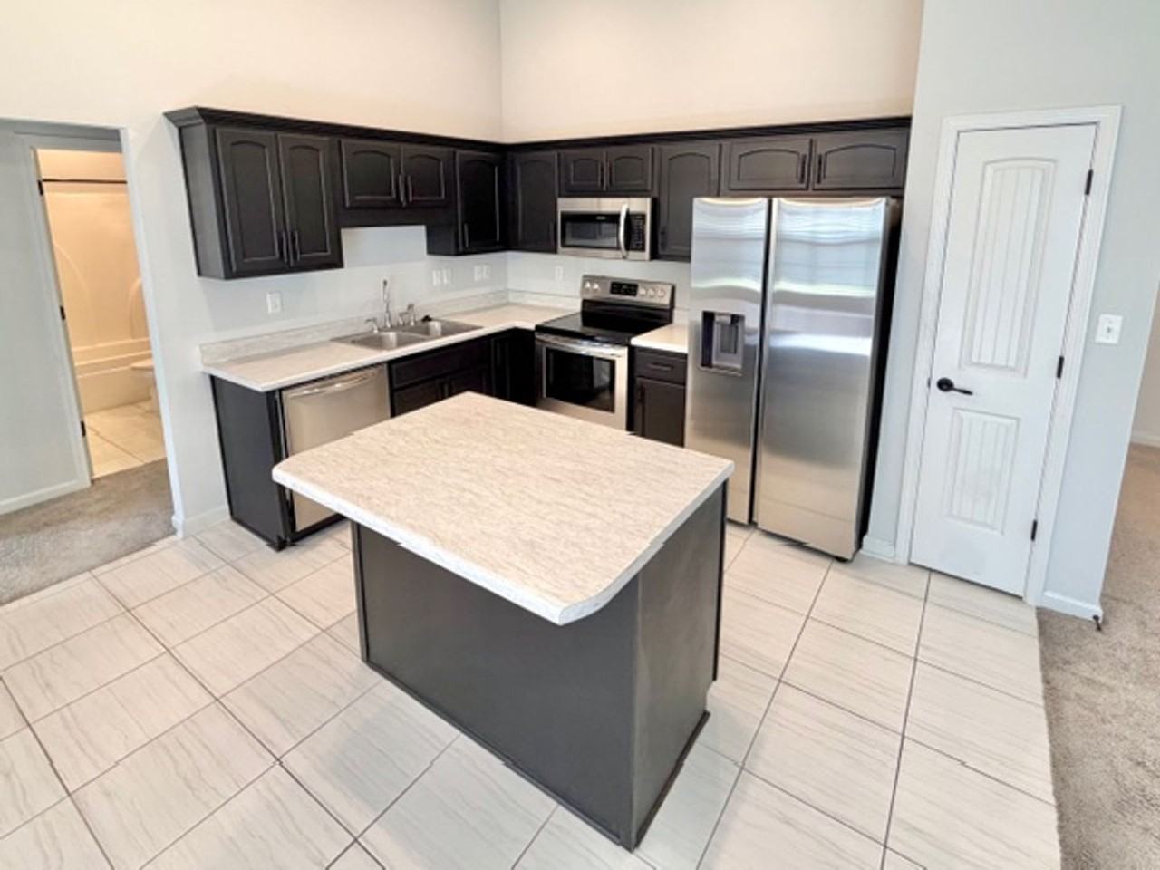 1521 Miskelly Dr - Photo 5 of 13