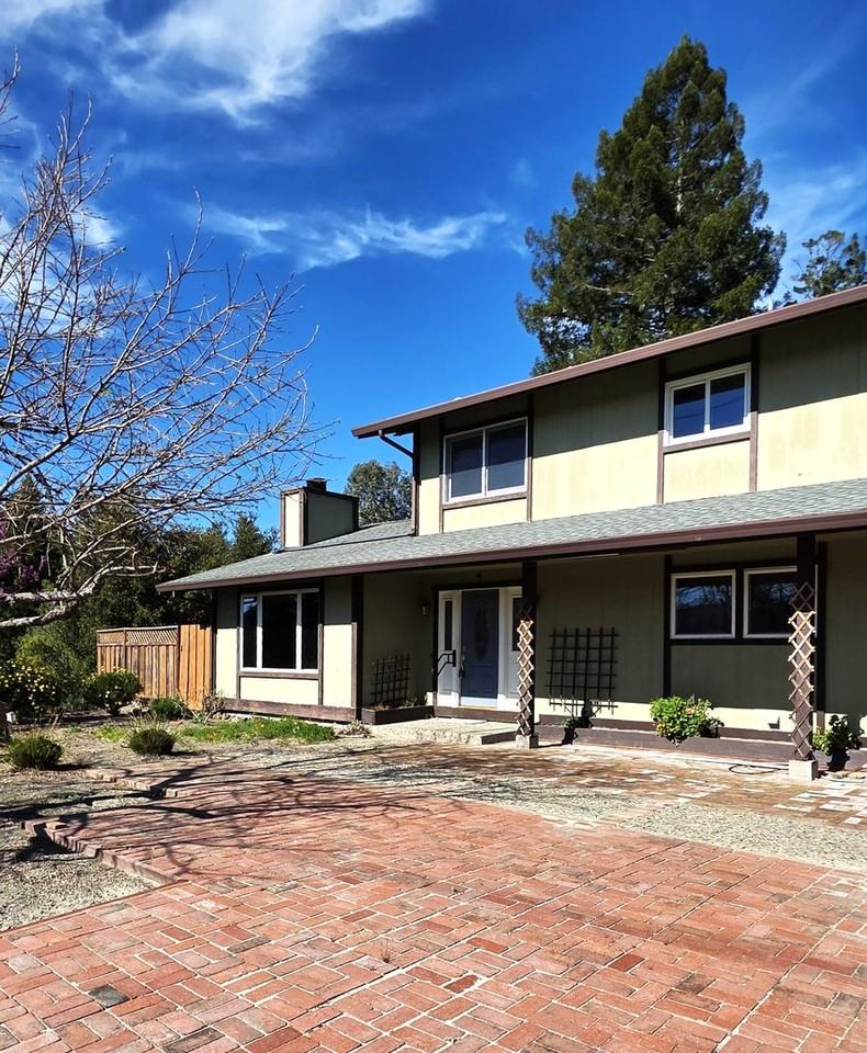 84 Greenfield Dr - Photo 2 of 41