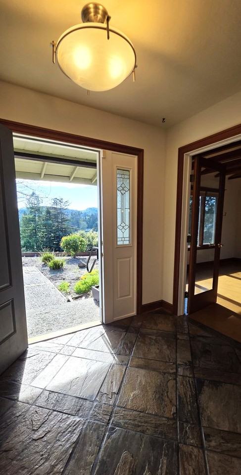 84 Greenfield Dr - Photo 5 of 41