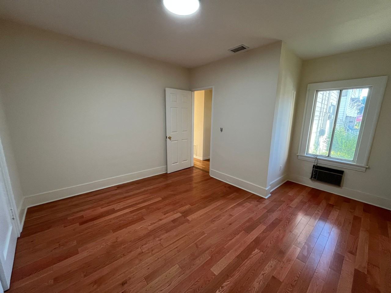 3-bedroom, 1-bathroom home in the heart of San Gabriel! - Photo 3 of 10