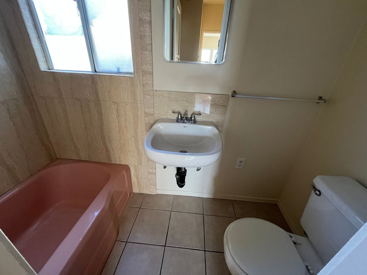 3-bedroom, 1-bathroom home in the heart of San Gabriel! - Photo 4 of 10