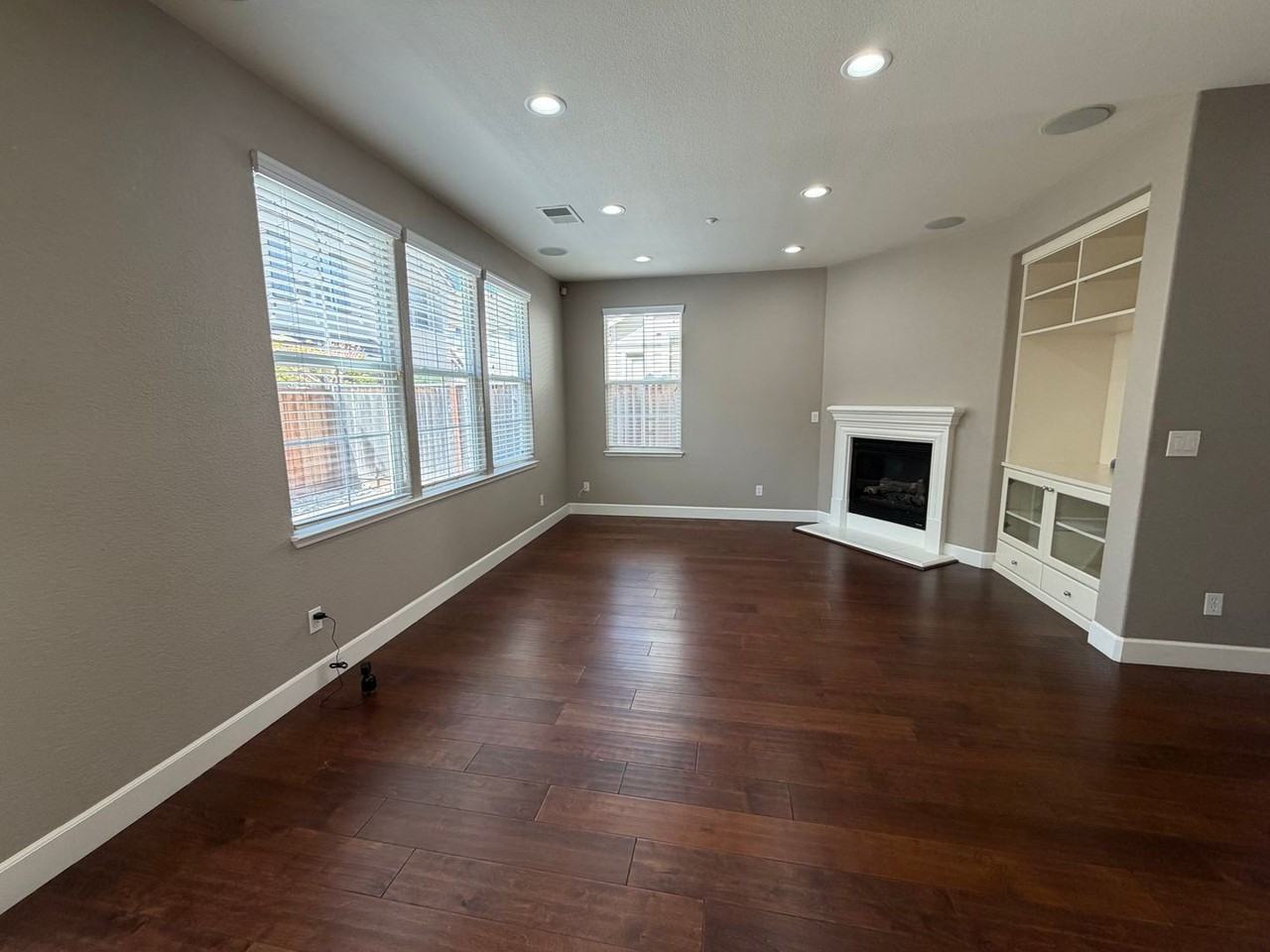 34178 Valle Dr - Photo 3 of 15