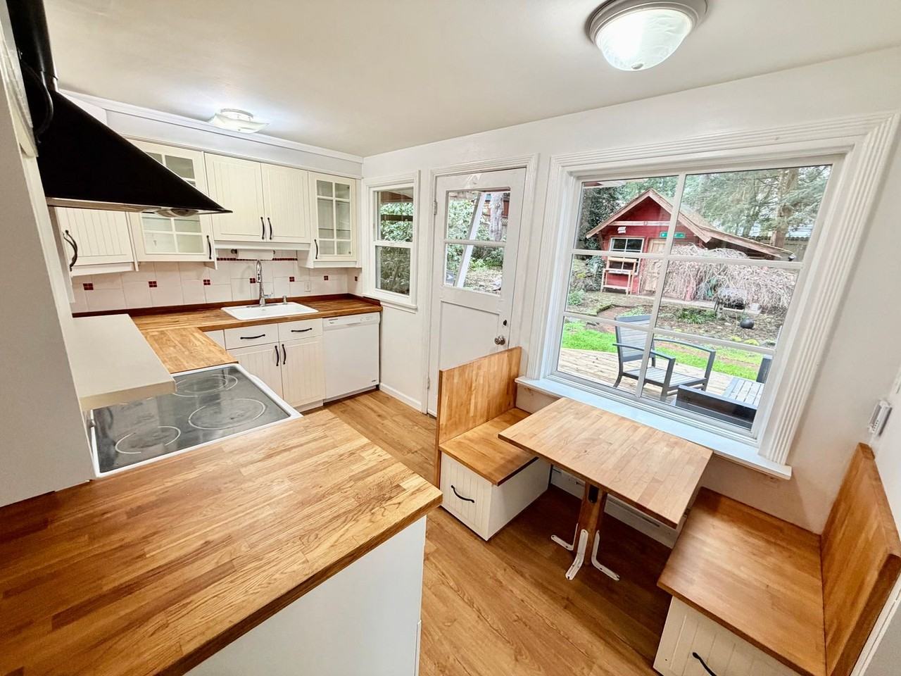 14320 22nd Ave Ne - Photo 6 of 21