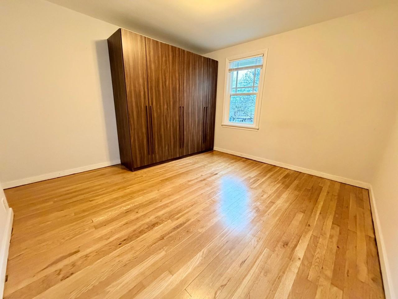 14320 22nd Ave Ne - Photo 7 of 21