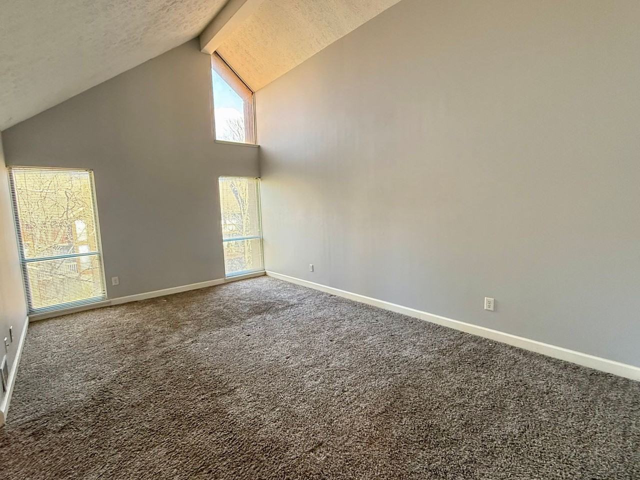 4994 Wintersong Ln - Photo 7 of 16