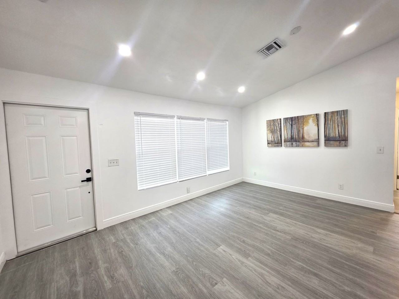 490 13th Ln Sw - Photo 3 of 50