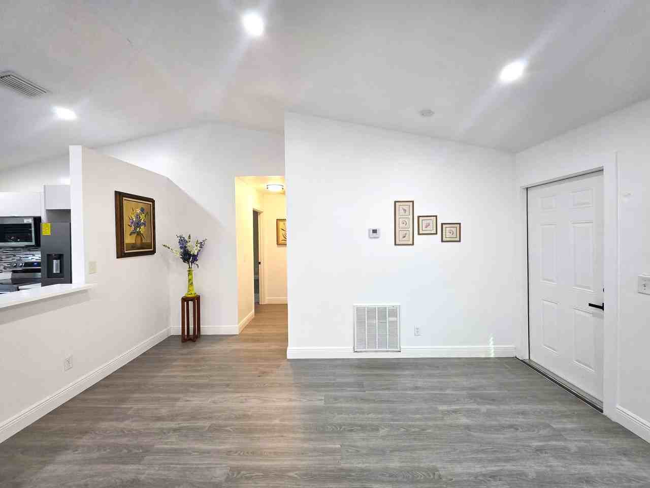 490 13th Ln Sw - Photo 5 of 50