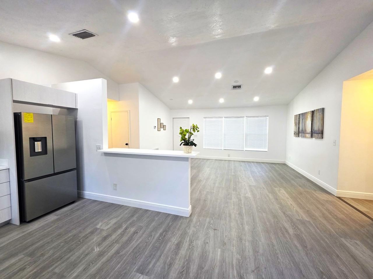 490 13th Ln Sw - Photo 7 of 50