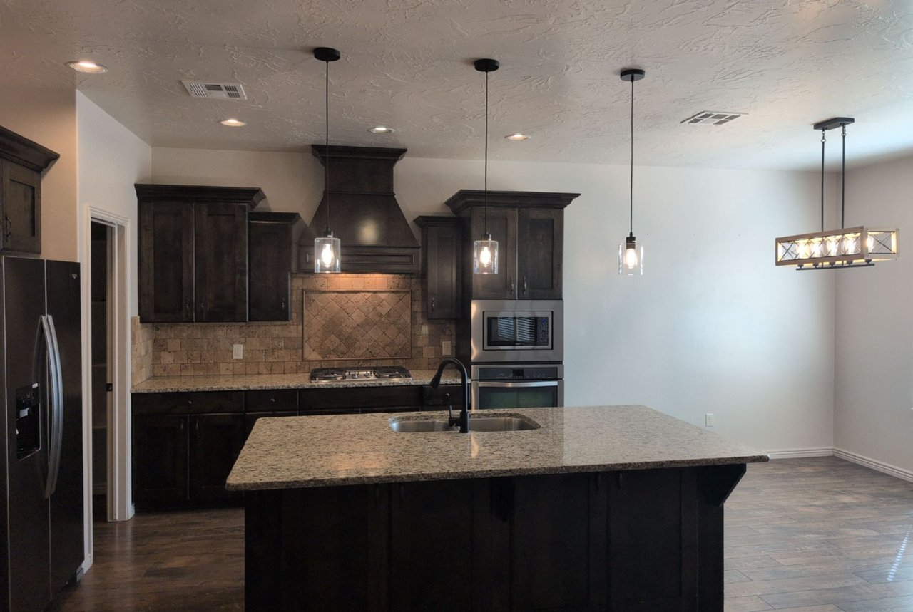 3866 S 170 W - Photo 3 of 10