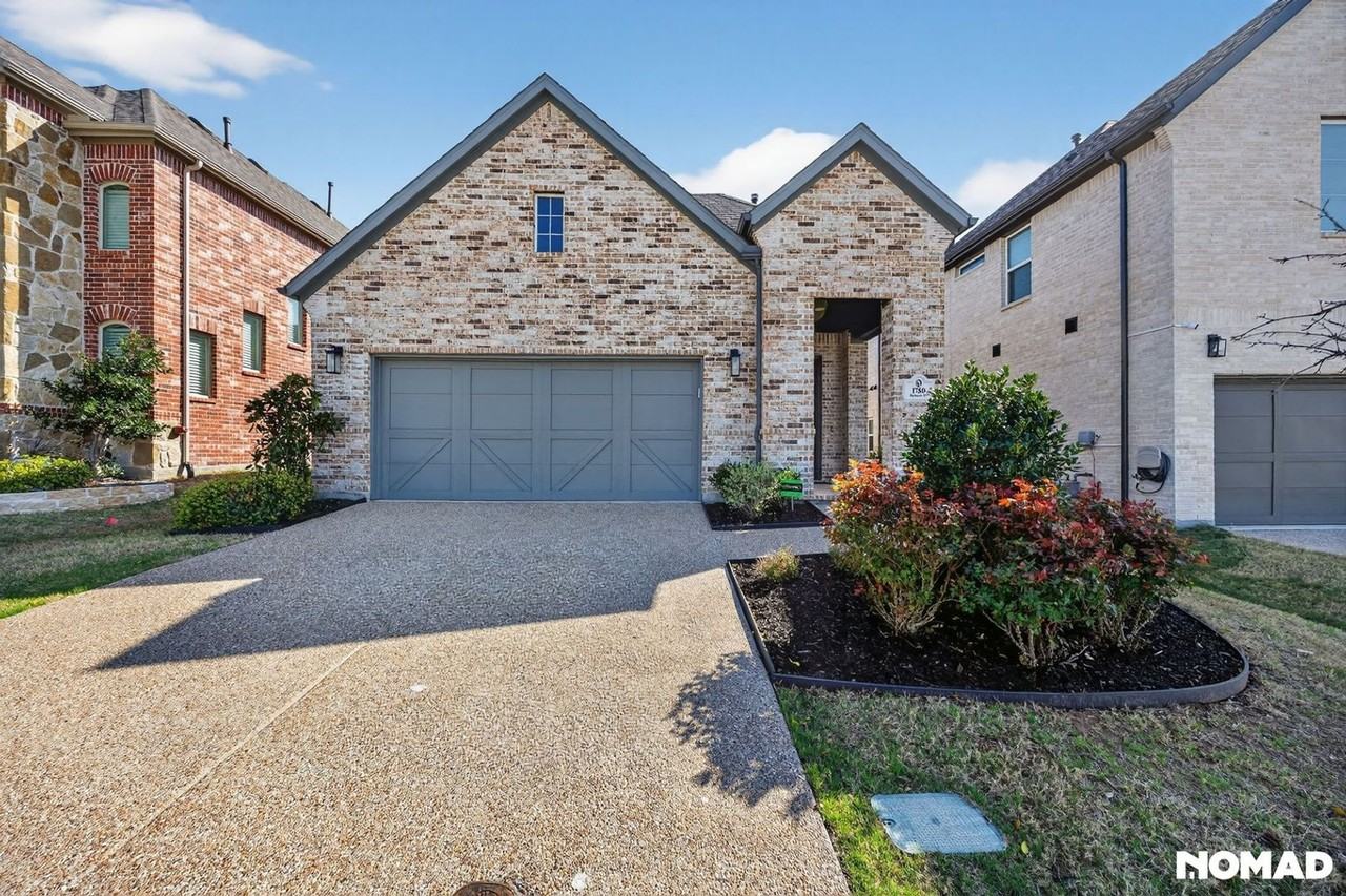 1780 Dartmoor Dr - Photo 4 of 32