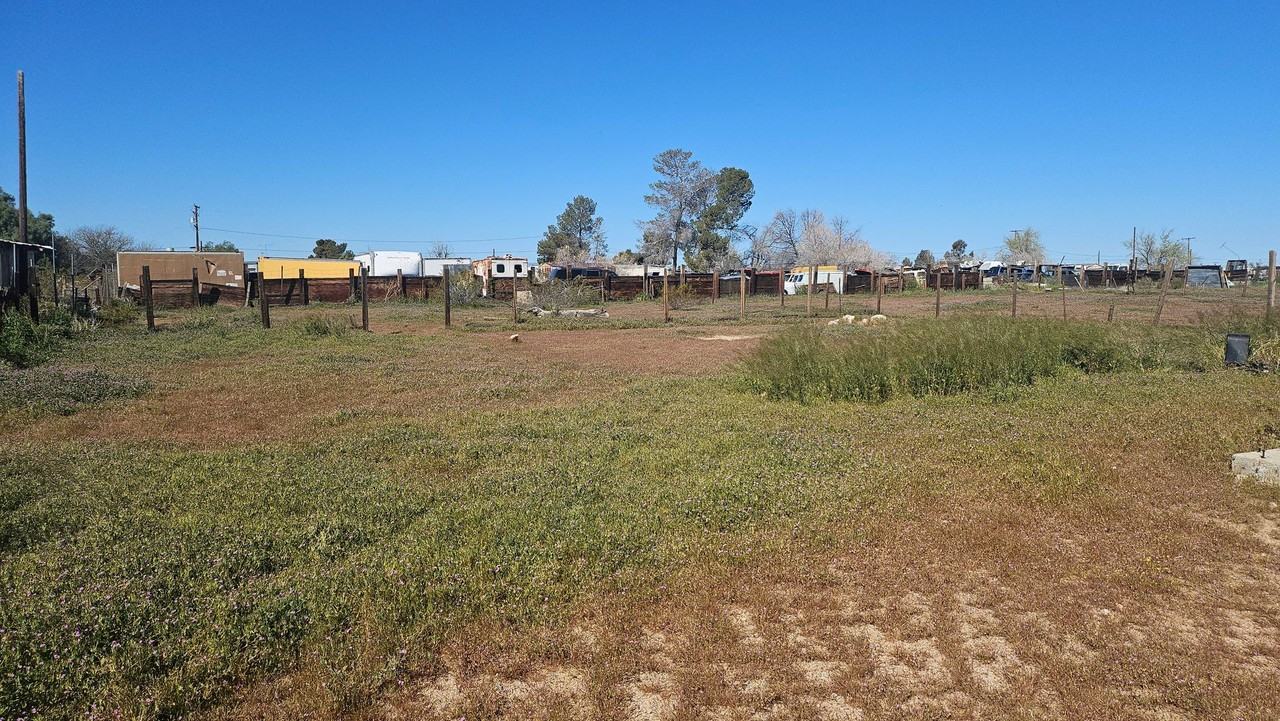 18077 Avenue B - Photo 3 of 17