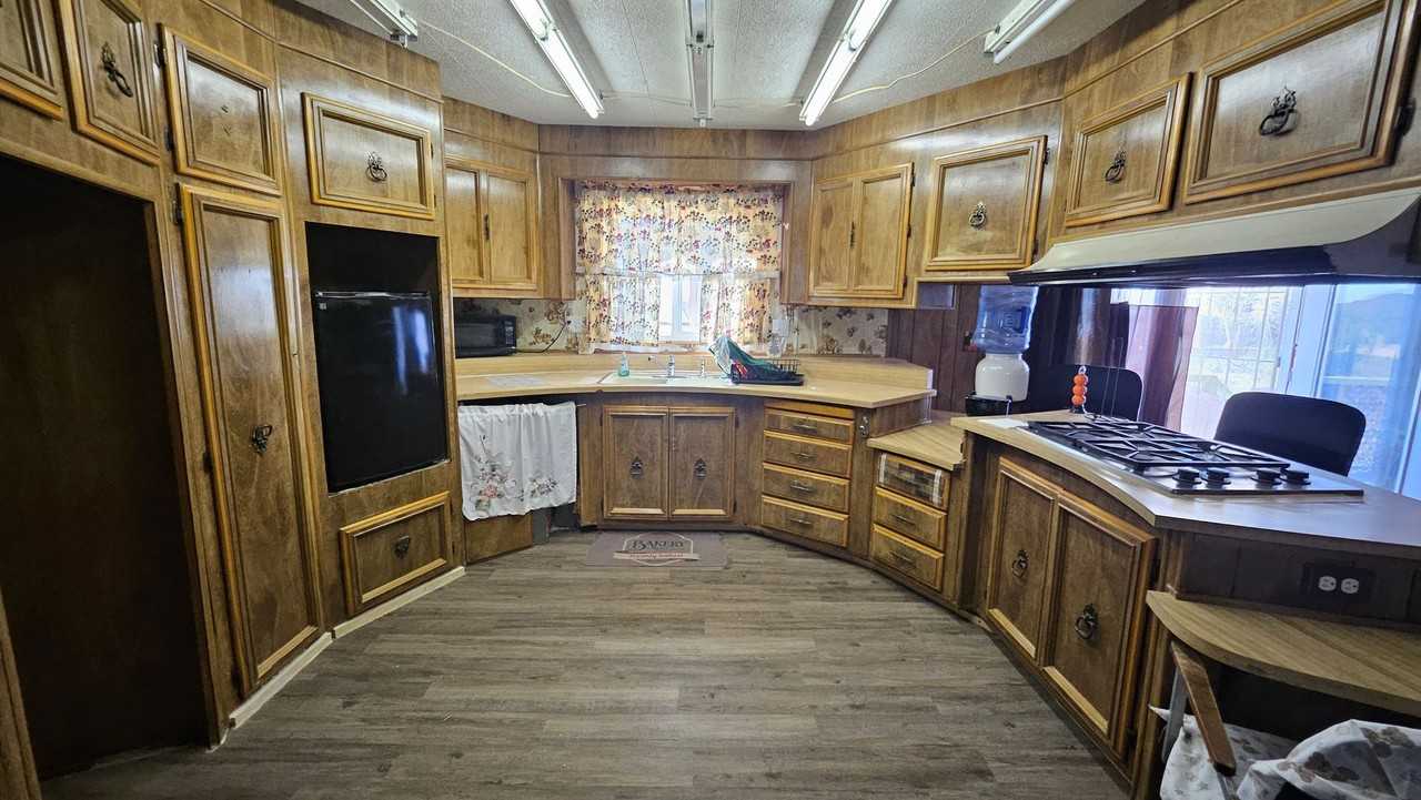 18077 Avenue B - Photo 5 of 17