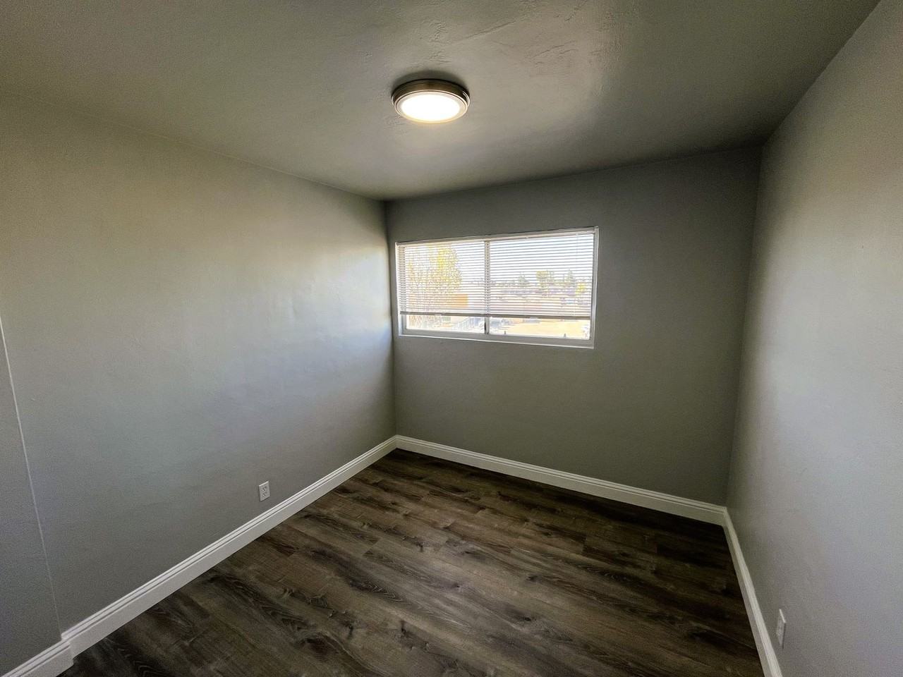 8656 MacArthur Blvd - Photo 6 of 8