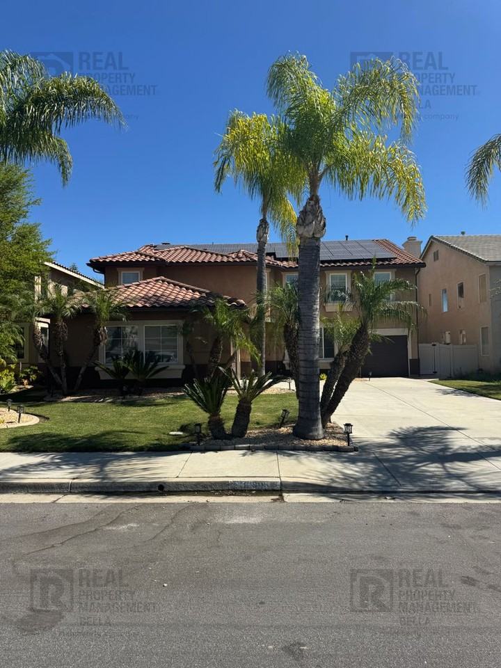 26381 Castle Ln - Photo 2 of 50