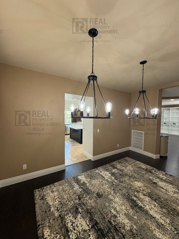 26381 Castle Ln - Photo 6 of 50