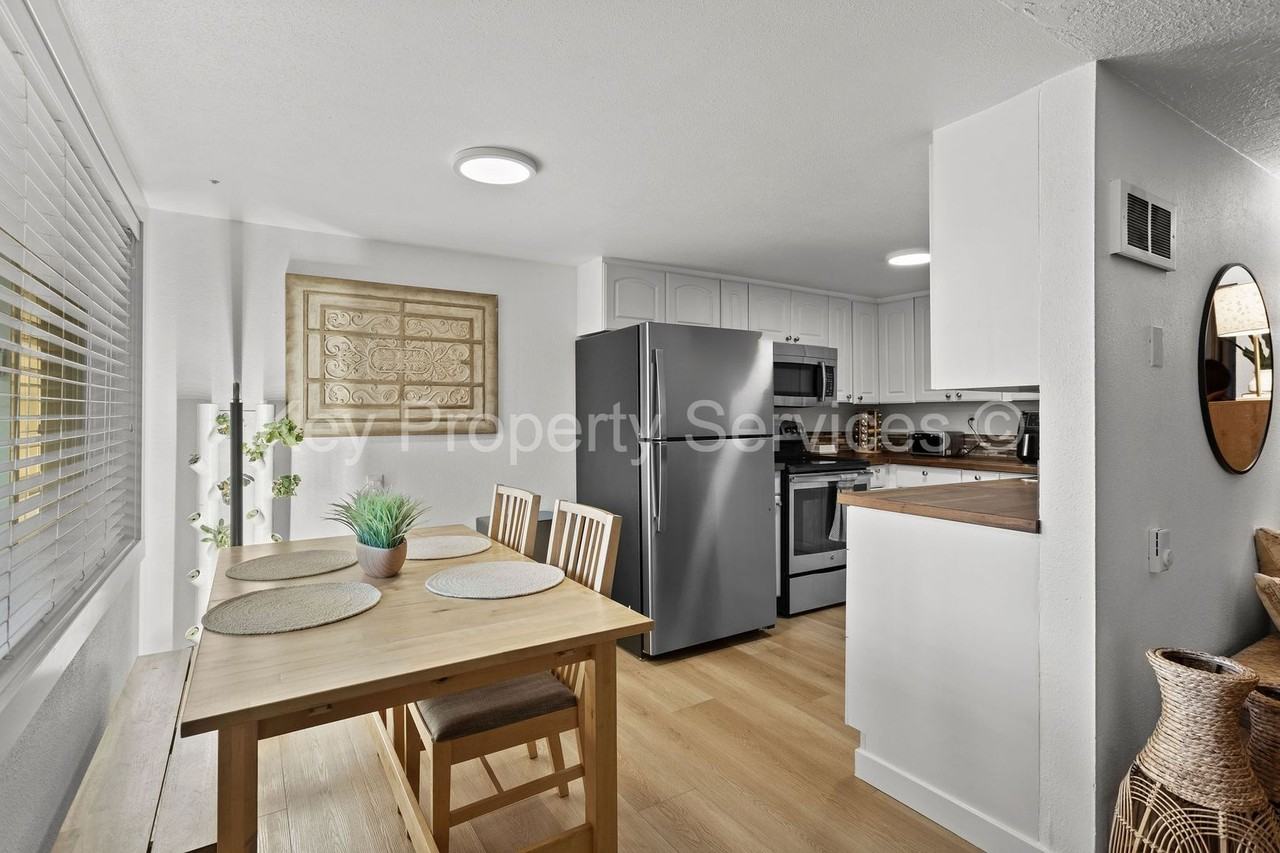 2102 Nw Kelly Dr #9 - Photo 2 of 18