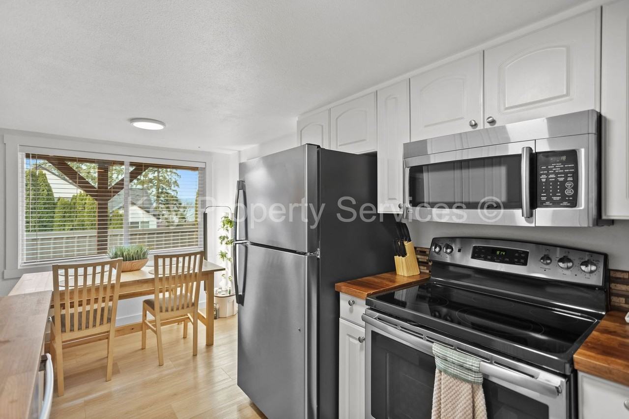 2102 Nw Kelly Dr #9 - Photo 6 of 18