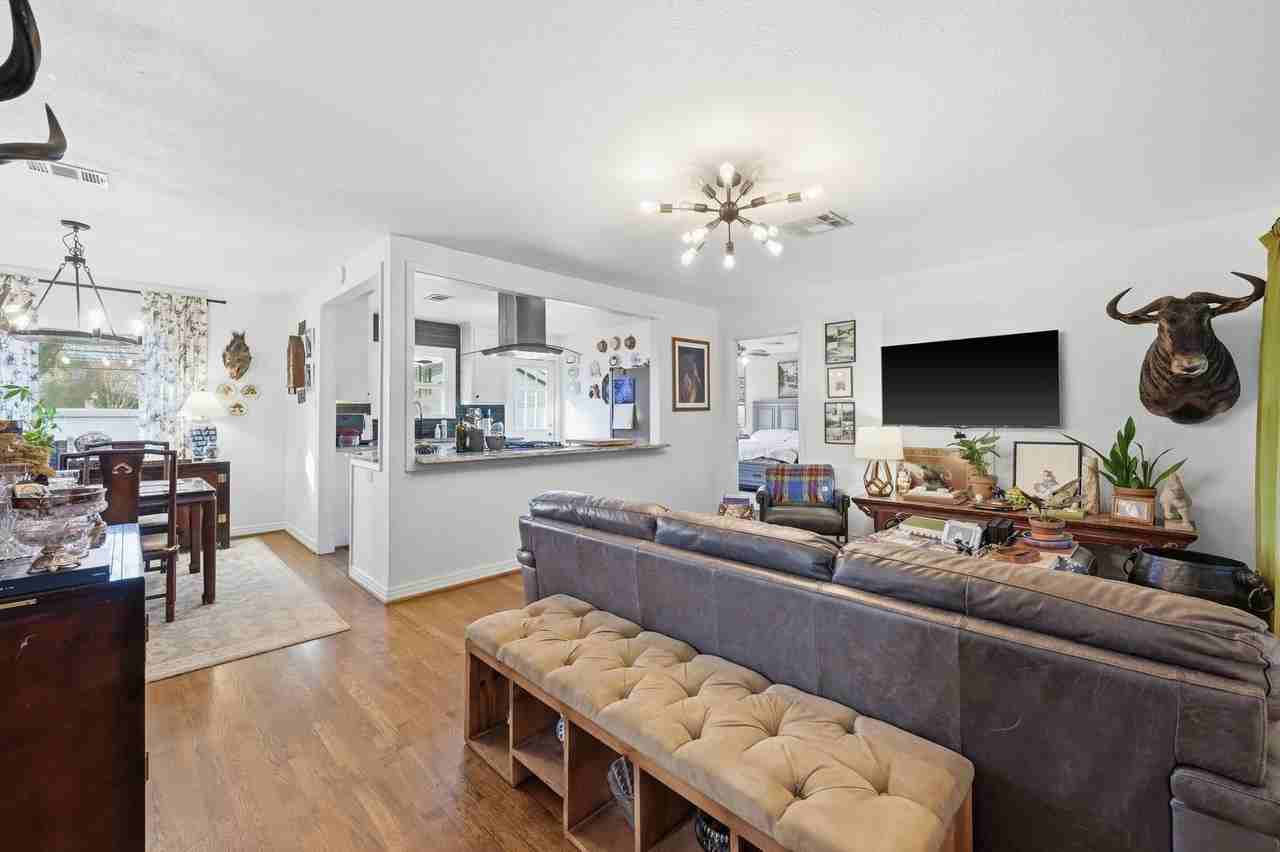 3826 Lenel Dr - Photo 2 of 20