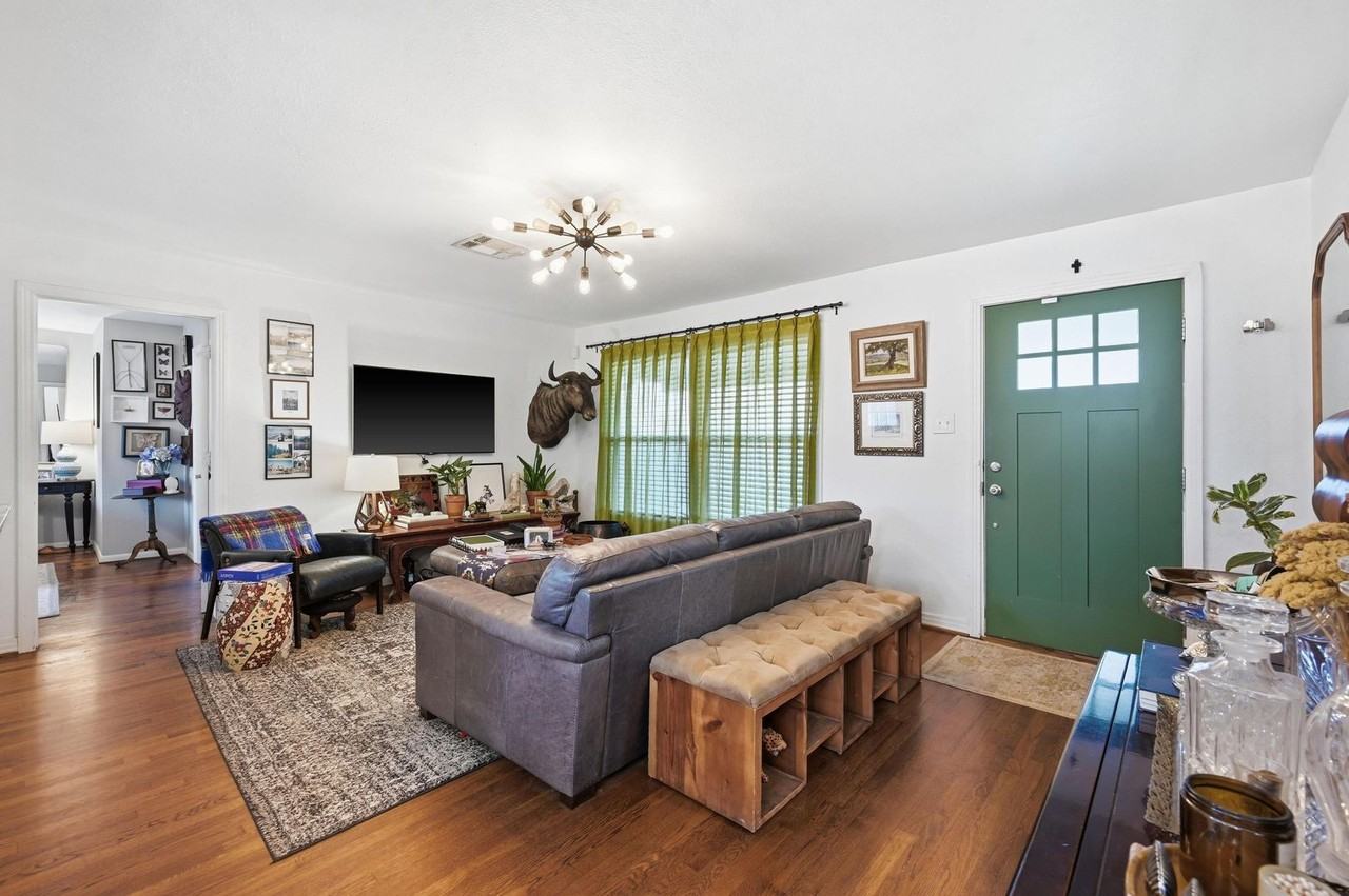 3826 Lenel Dr - Photo 3 of 20