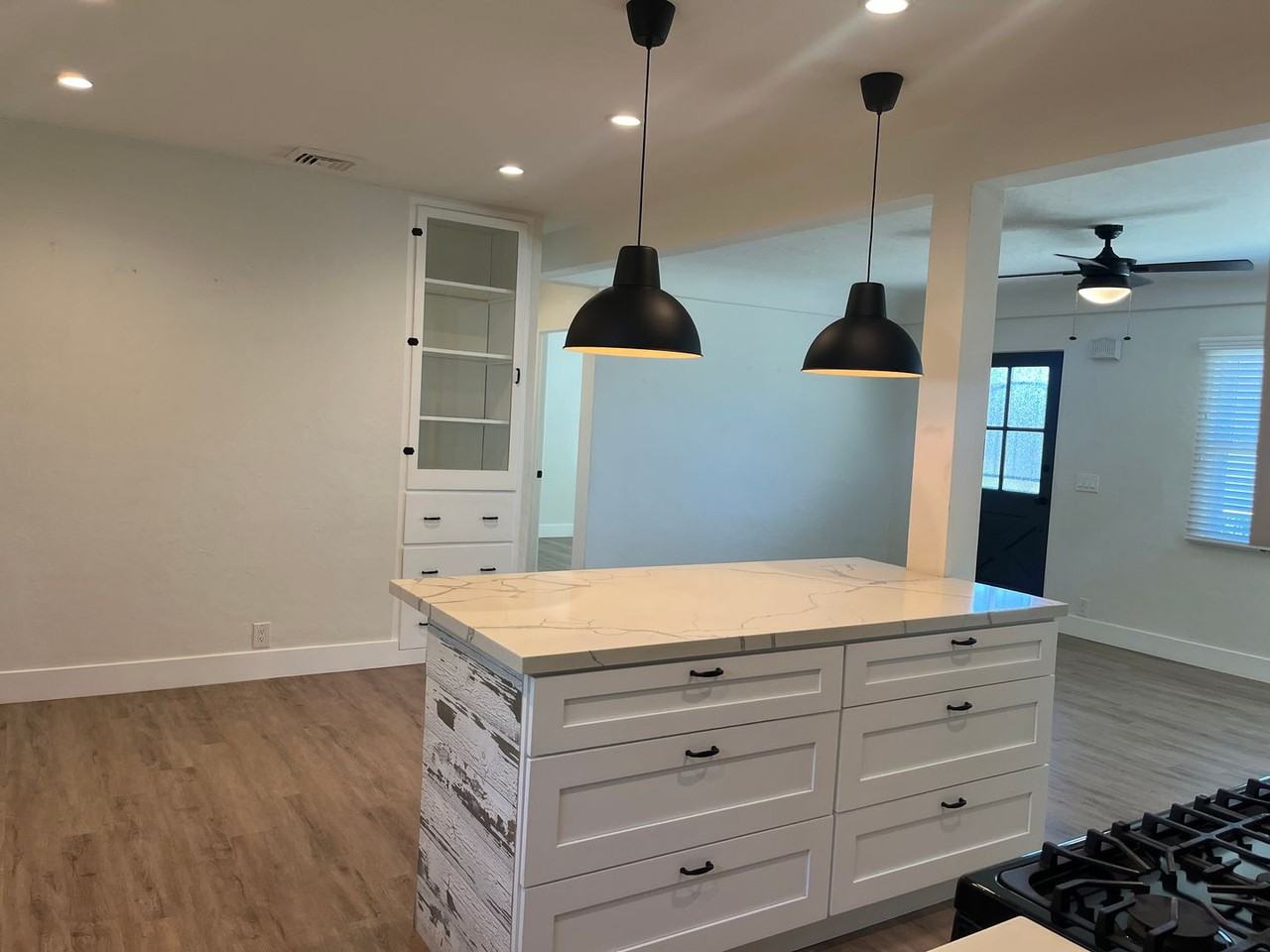 319 W Fig St - Photo 7 of 17