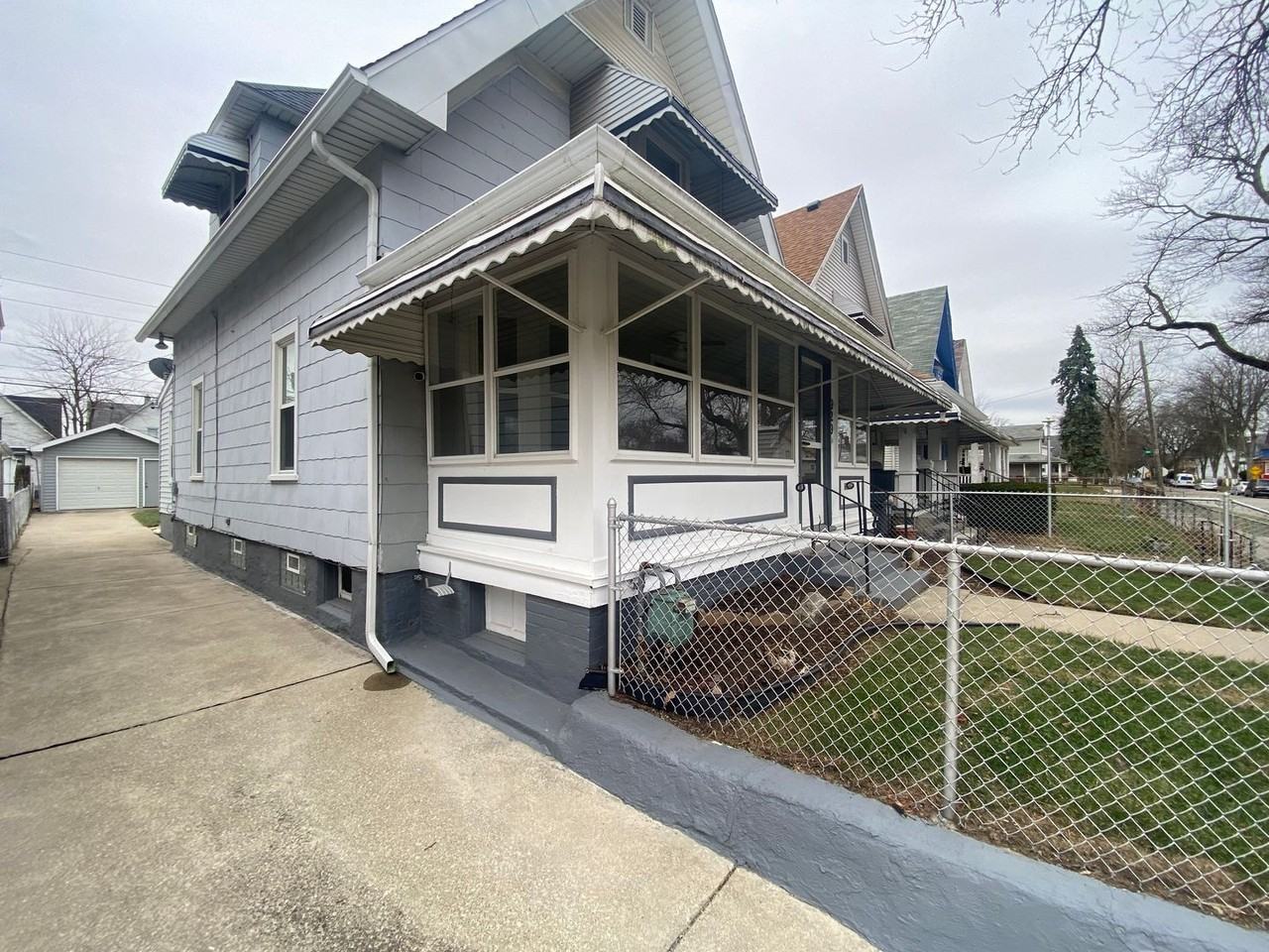 929 Norwood Ave - Photo 2 of 22