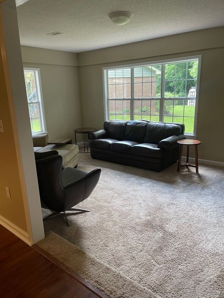 910 Crawford Cir - Photo 2 of 17