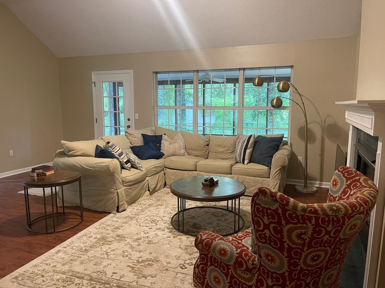 910 Crawford Cir - Photo 5 of 17