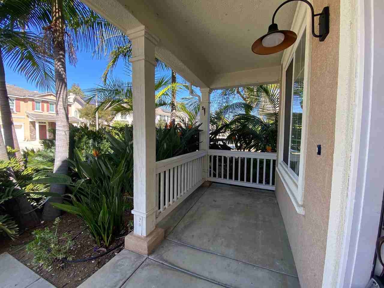 1050 Woodcrest Ln - Photo 2 of 41