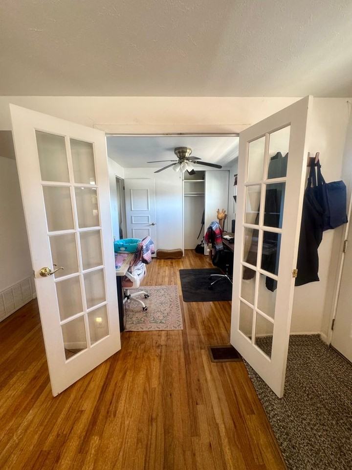 2505 N Meade Ave - Photo 5 of 28