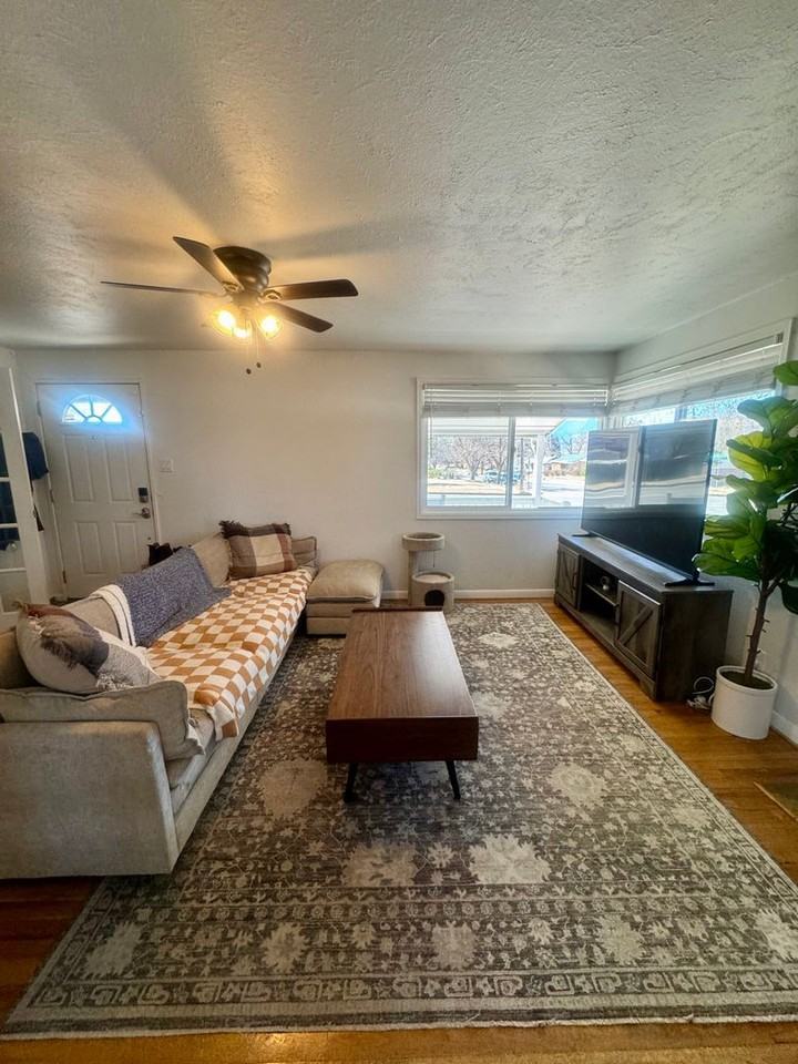 2505 N Meade Ave - Photo 6 of 28