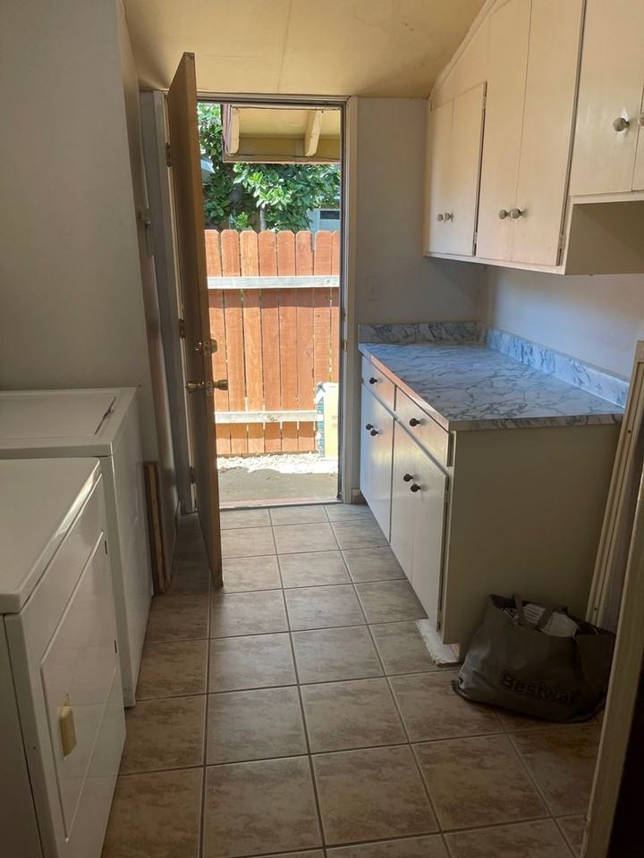 2528 Bates Dr - Photo 3 of 18