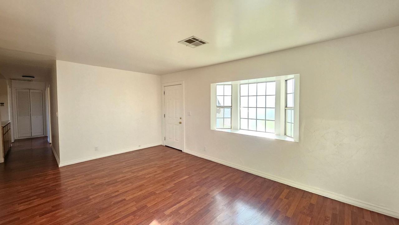 44344 Sundell Ave - Photo 3 of 14