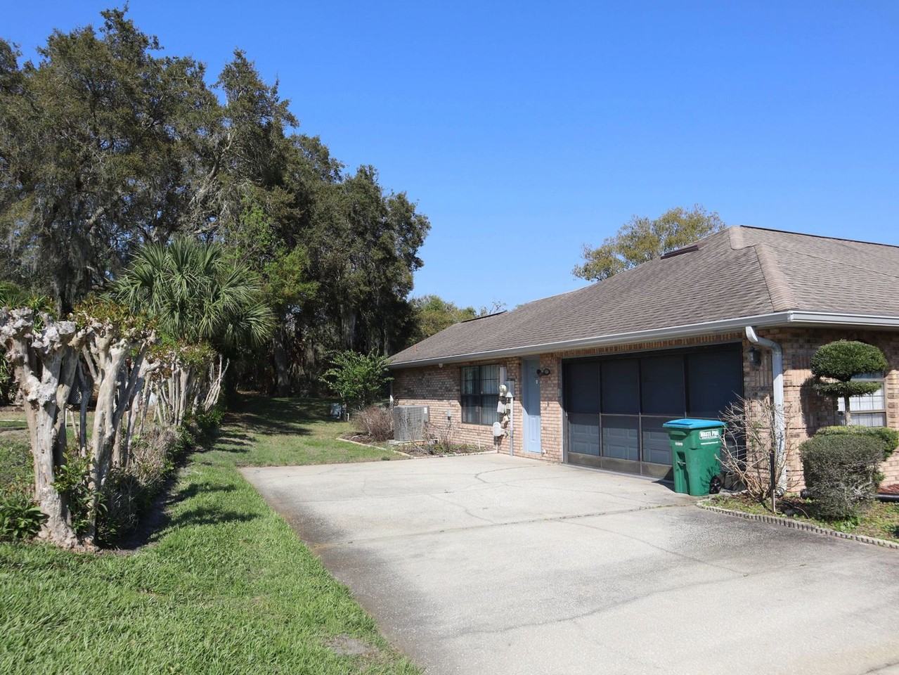 2052 Watersedge Dr - Photo 5 of 48