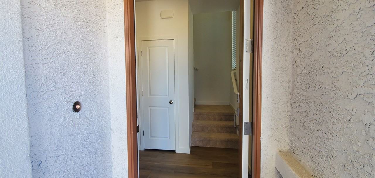 184 Wewatta Ave - Photo 3 of 33