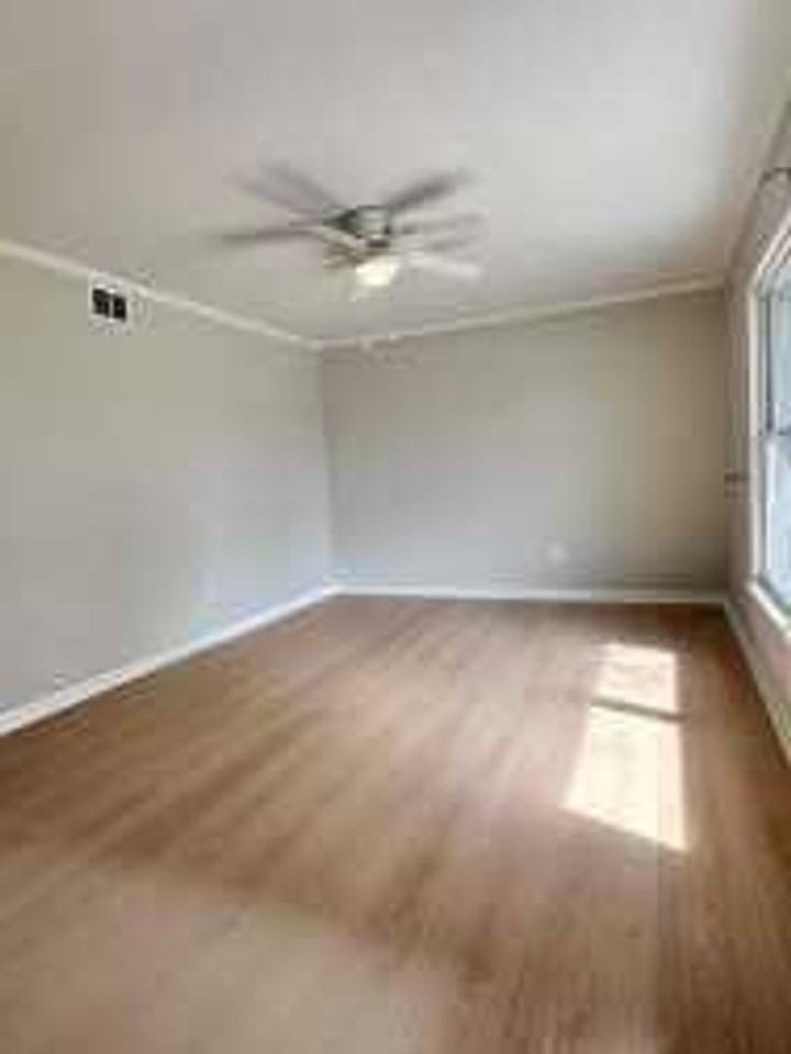 1513 Janke Rd - Photo 2 of 20