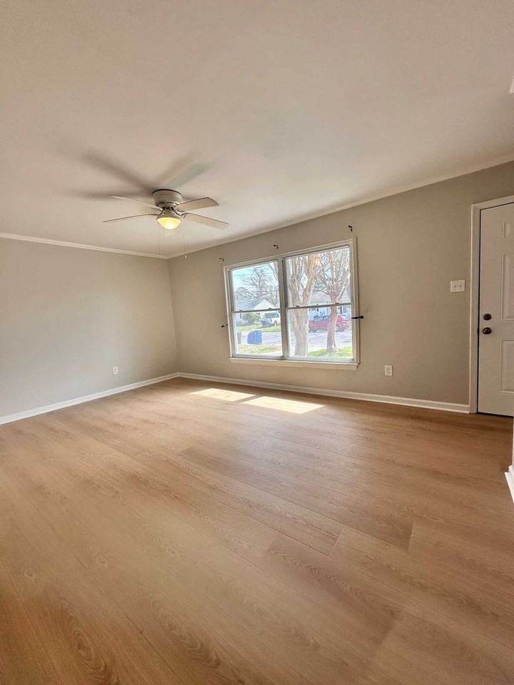 1513 Janke Rd - Photo 3 of 20
