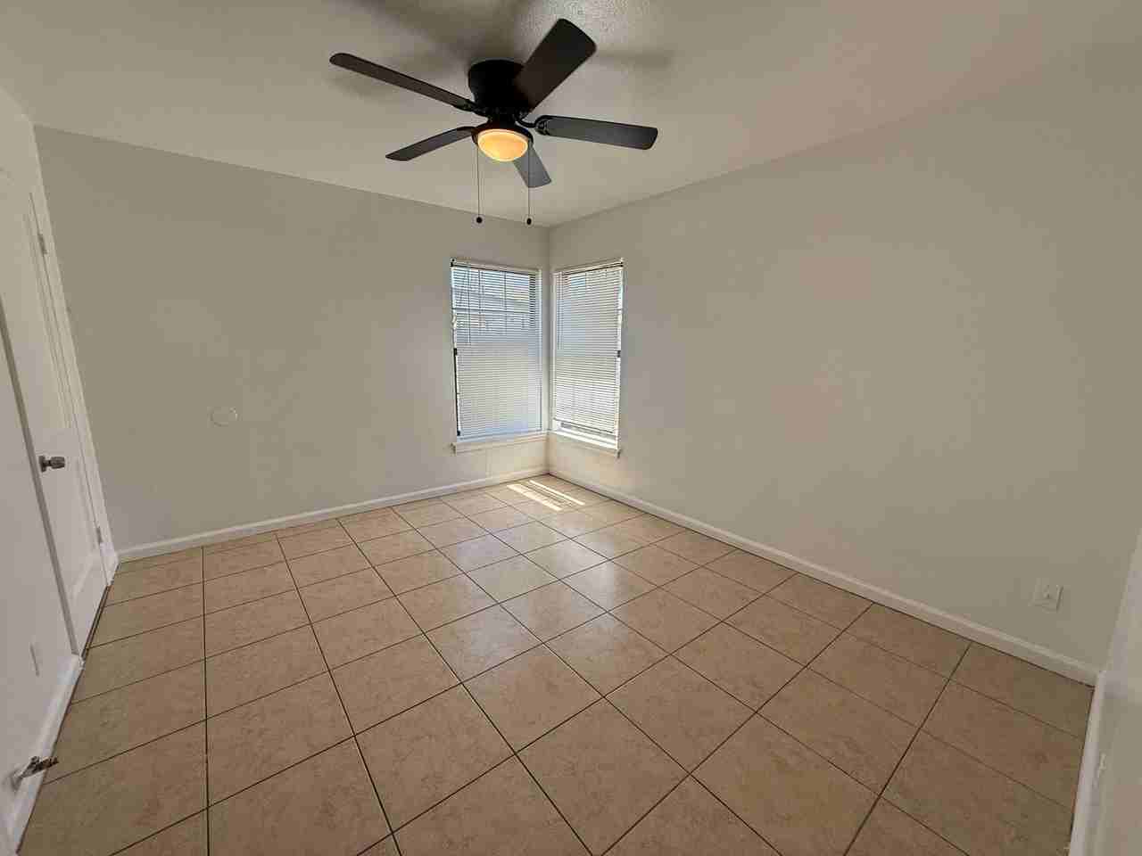 368 Readwell Dr - Photo 4 of 8