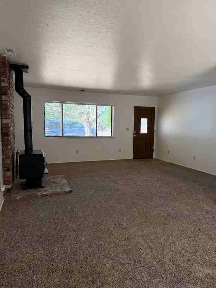 17890 Mira Vista Ct - Photo 7 of 20