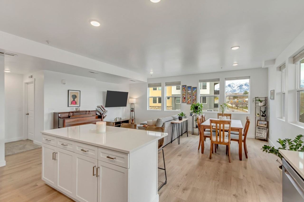 8392 S Sky Mirror Ln #203 - Photo 6 of 31