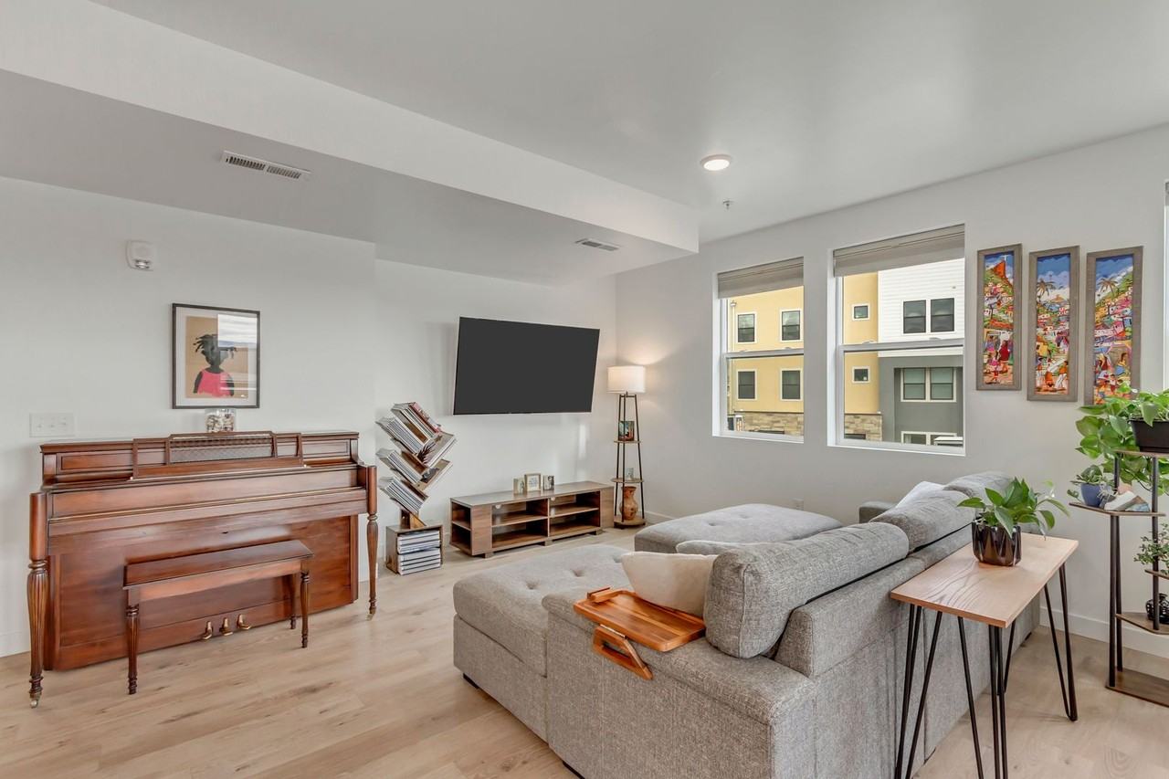 8392 S Sky Mirror Ln #203 - Photo 7 of 31