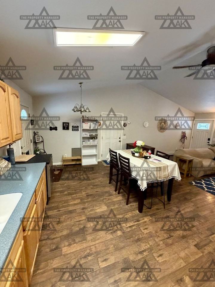 1904 Blackburn Way - Photo 7 of 25