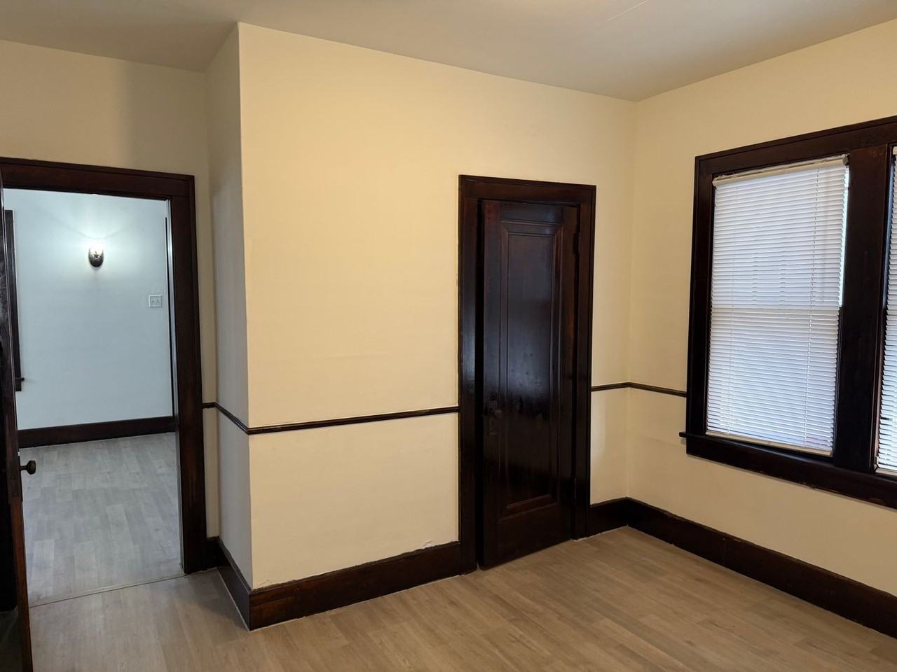 1307 S Pasfield St - Photo 7 of 16