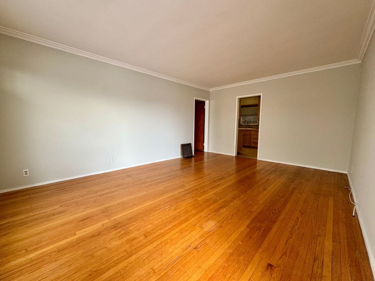 3912 1/2 Prospect Ave - Photo 3 of 18