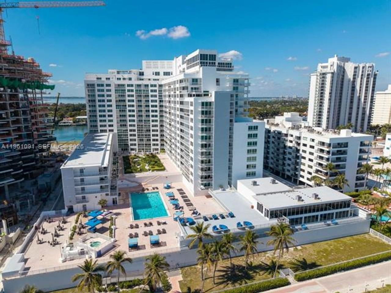 5401 5401 Collins Ave appt 919 - Photo 2 of 41