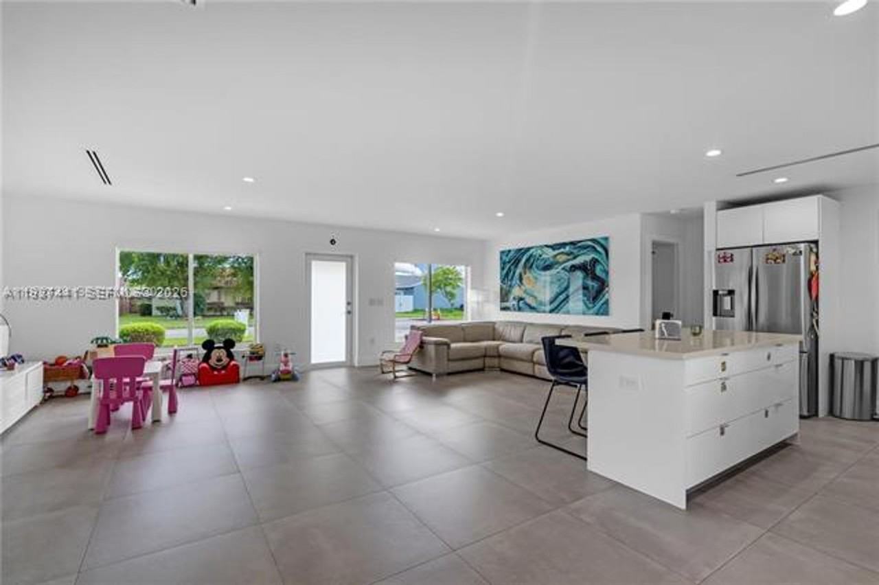 10471 Sw 164th St - Photo 6 of 15