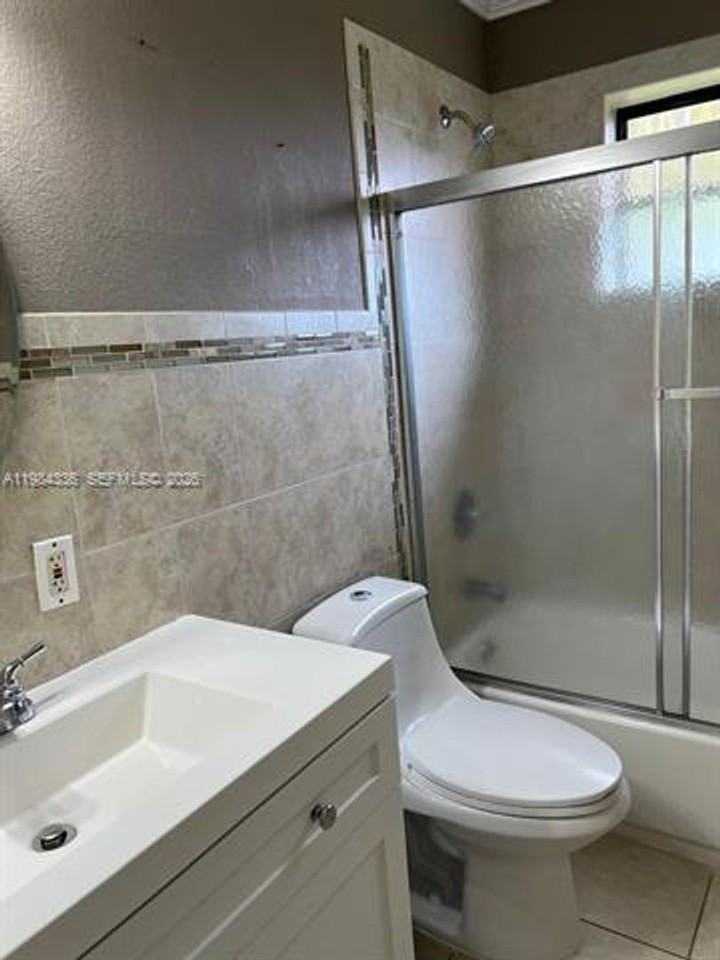 12135 Sw 182nd Ter #12135 - Photo 5 of 10