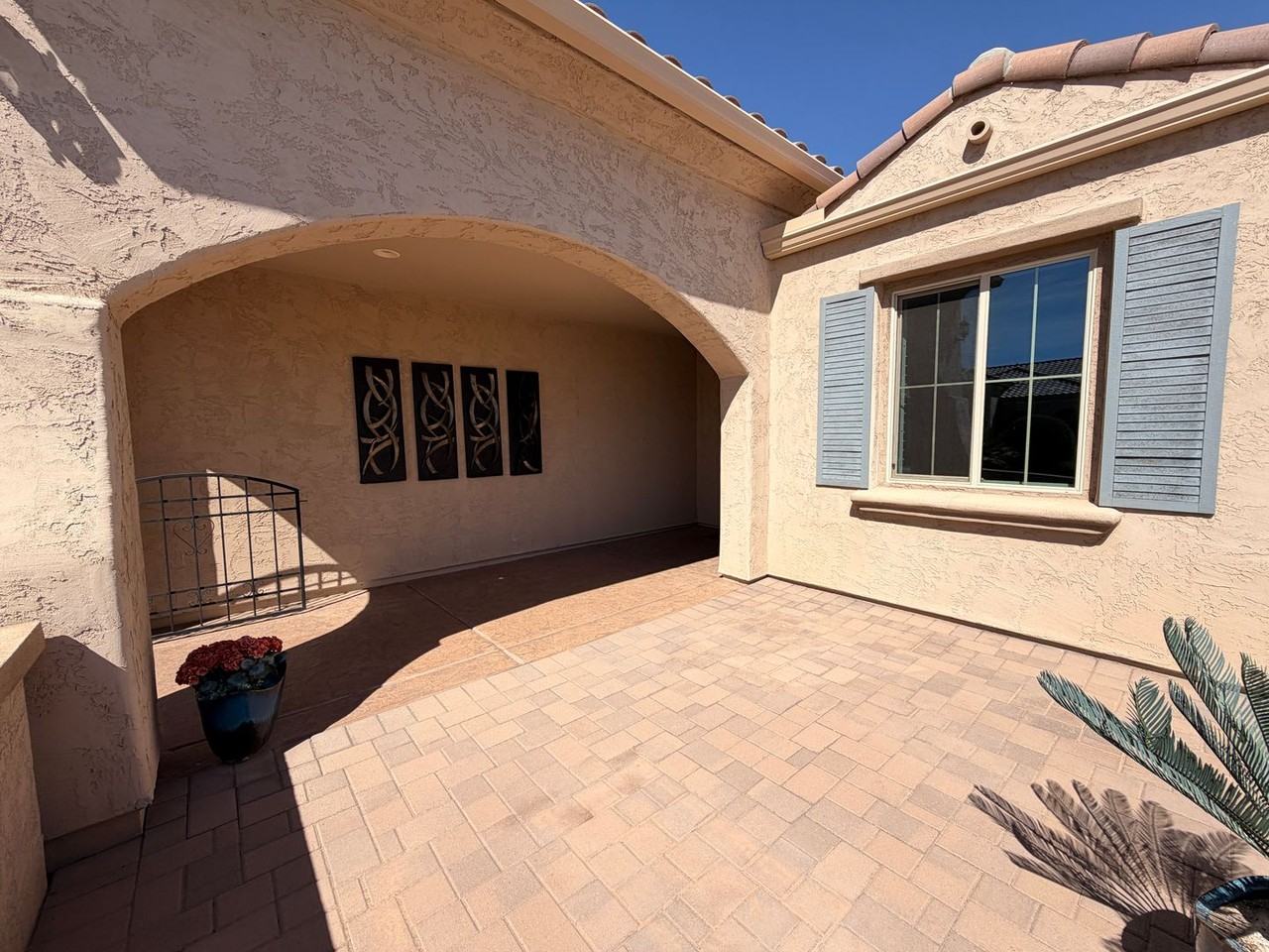 4399 N Presidio Dr - Photo 2 of 16