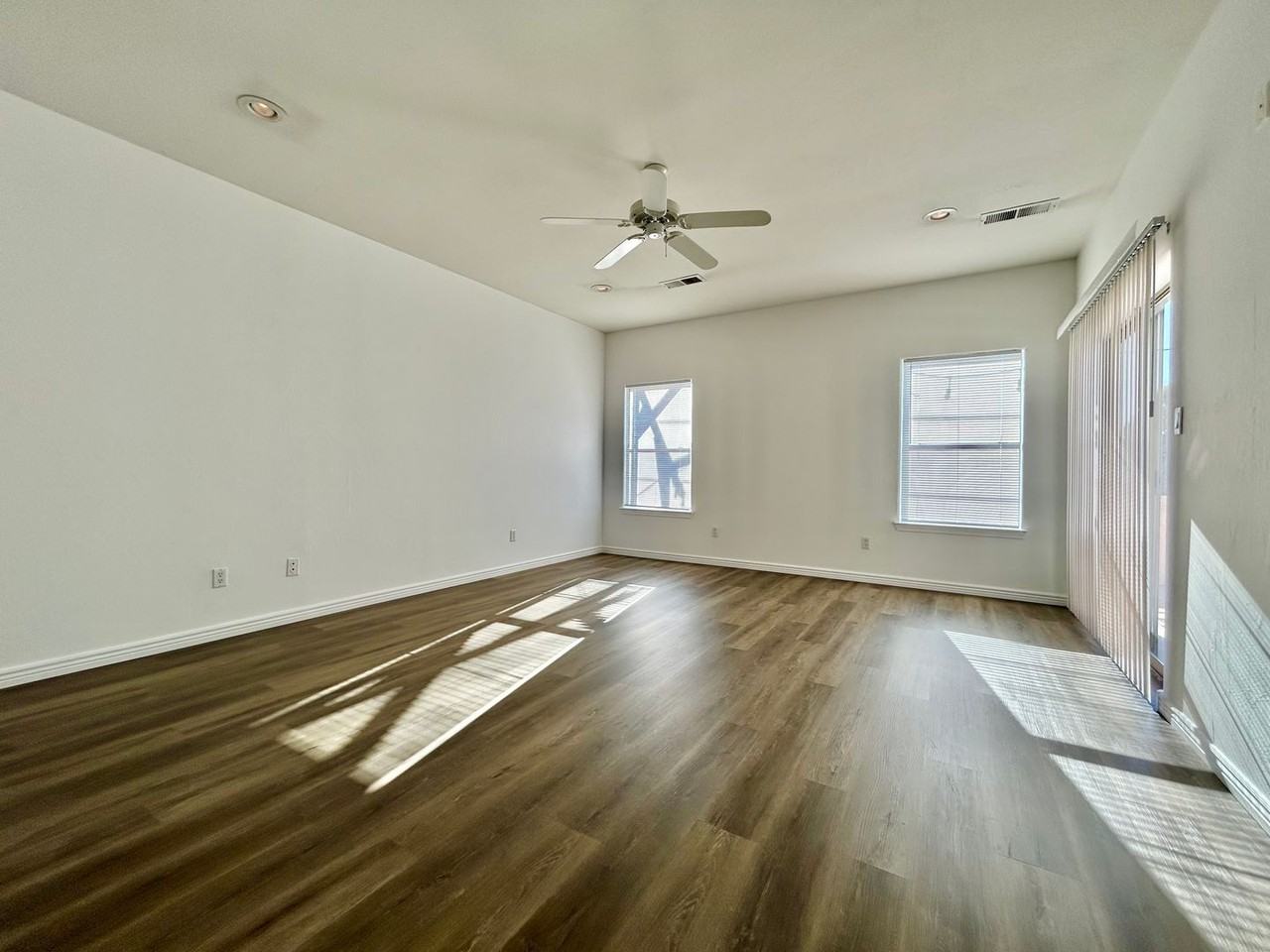 711 Tramway Pl Ne #34 - Photo 5 of 34